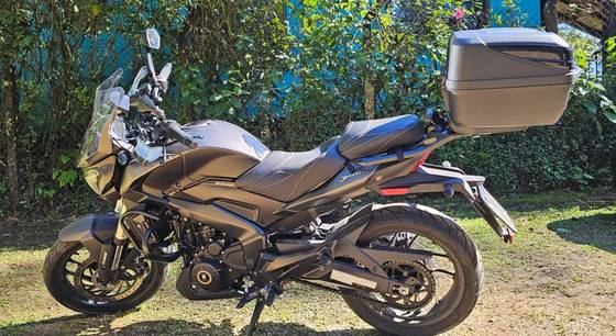 BAJAJ DOMINAR 400 